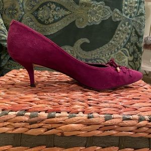 Artelier Nicole Miller magenta purple suede kitten heels 7.5